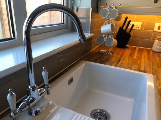 Beautiful 3 Bed Entire House Hosted By Dam *