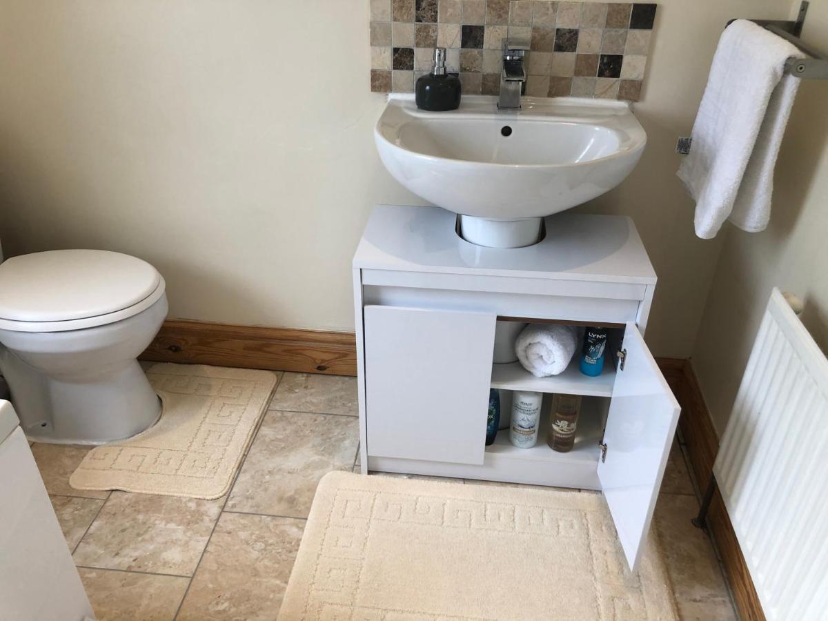 Beautiful 3 Bed Entire House Hosted By Dam Holiday home *