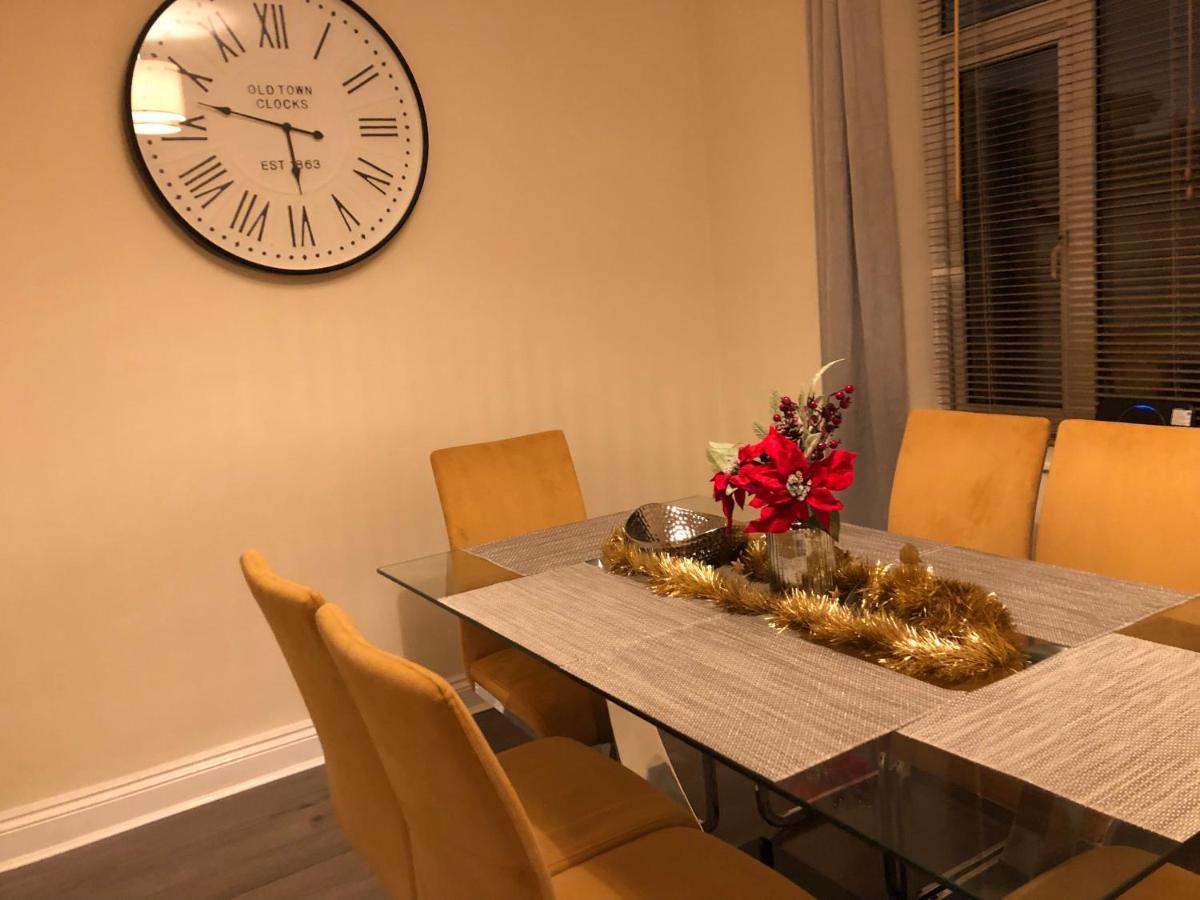 Holiday home Beautiful 3 Bed Entire House Hosted By Dam *